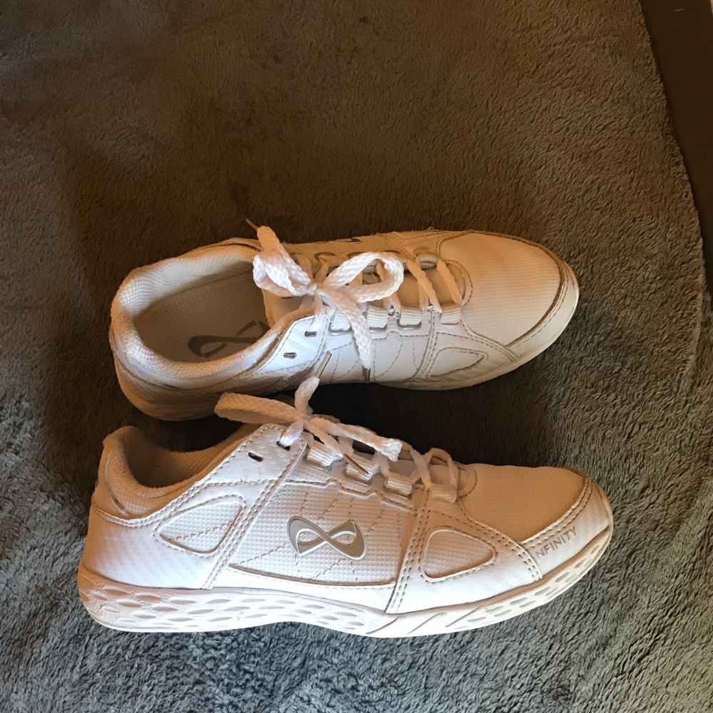 Nfinity cheer shoes Y3